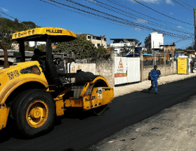 Após obras de remodelação de rede, Empav realiza recapeamento asfáltico na Avenida Paulo Botti, no Aeroporto